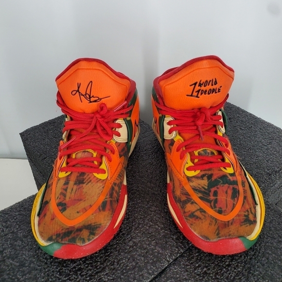 Nike Kyrie 8 Infinity '1 People, 1 World' DO9614-800 7Y Men 7 Women 8.5 Shoes - Picture 14 of 14